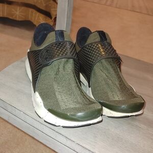 Nike Sock Dart Olive Green